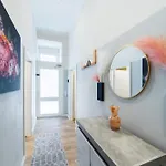 Stylish 4rooms Flat Am Adenauerplatz 8 Personen Kurfuerstendamm Berlijn