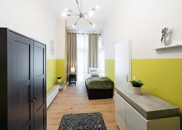 Апартаменты Stylish 4rooms Flat Am Adenauerplatz 8 Personen Kurfuerstendamm Берлин